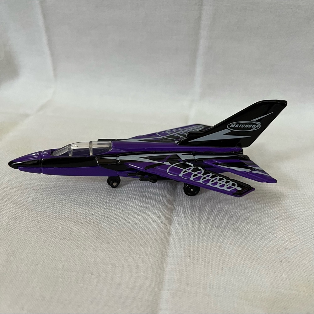 Matchbox Tornado SB 22 2000 Plane